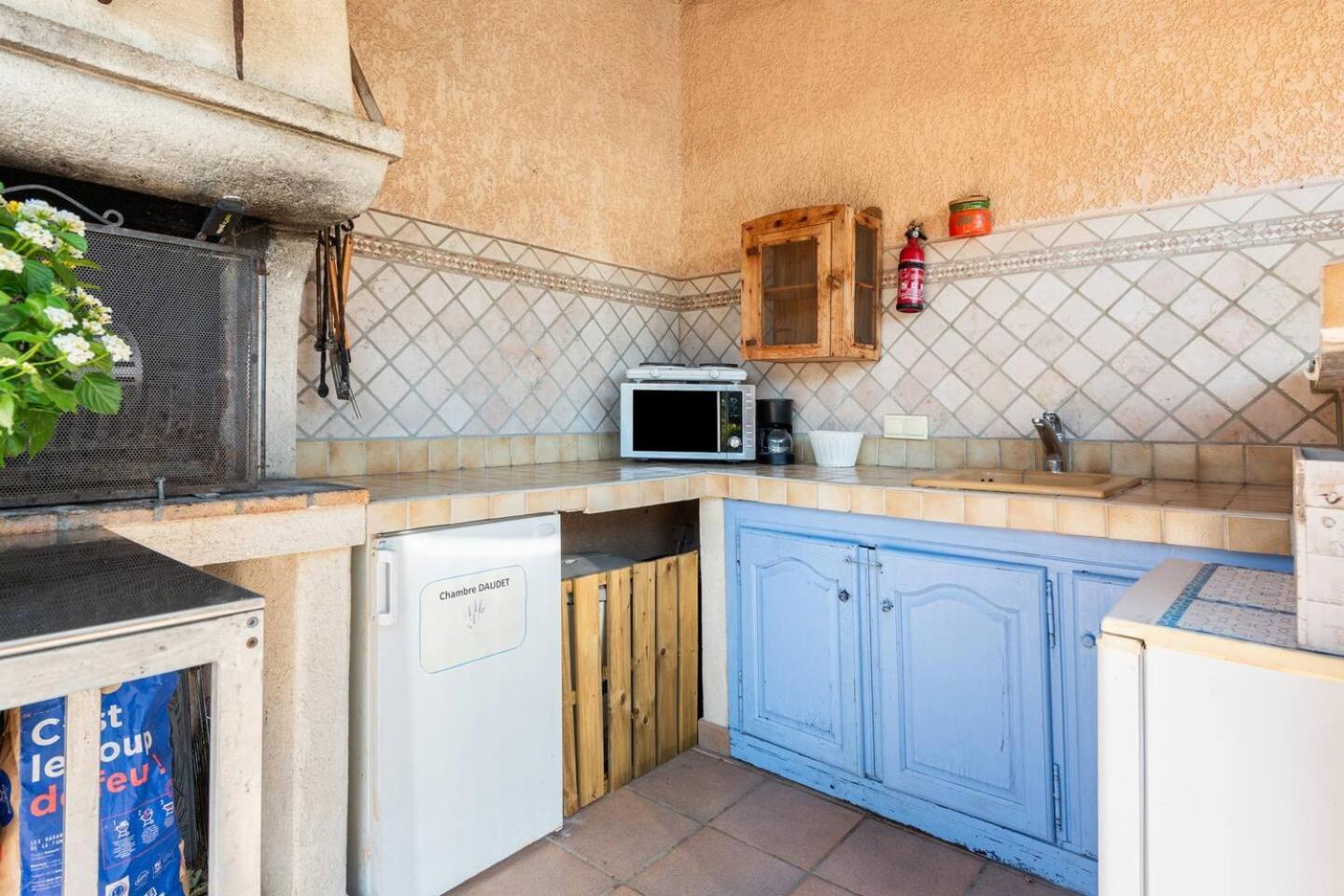 Chambre Et Table D'Hotes Villa Pomponette 楠莱潘 外观 照片